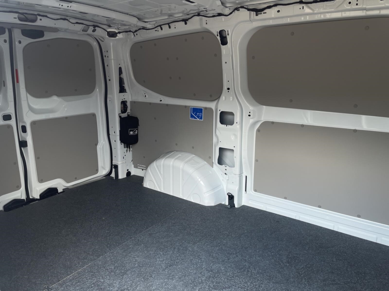 Volkswagen Transporter Kasten kurzer Radstand – Bild 15