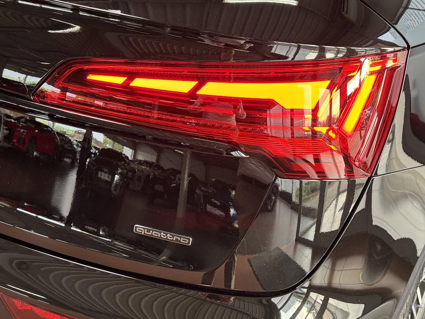 Image about Audi Q5 TFSI e S line 50 TFSI e Hybride rechargeable quattro 220 kW (299 ch) S tronic