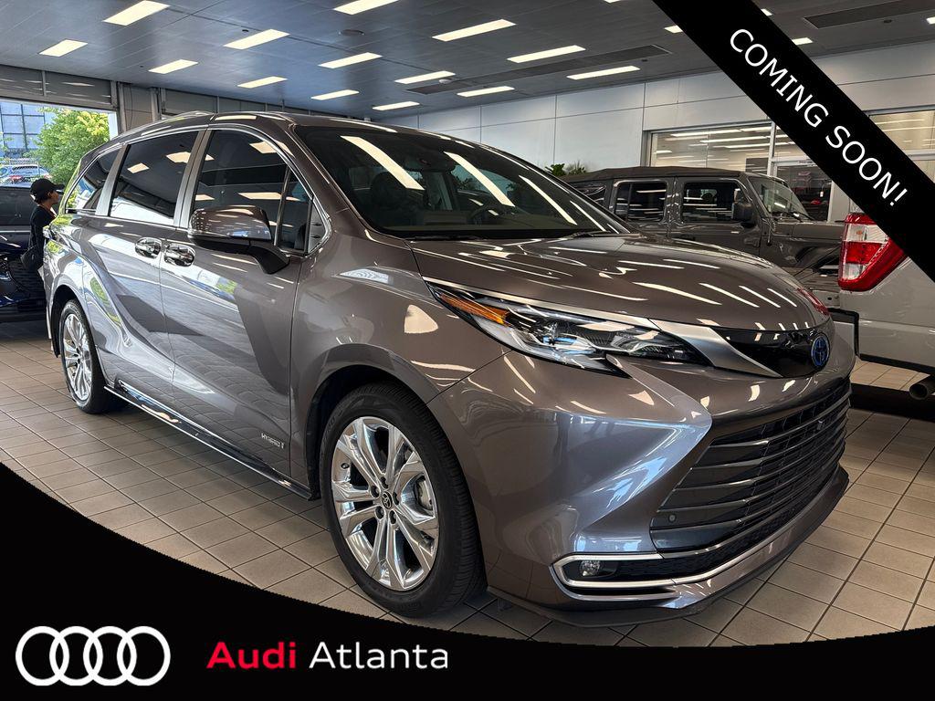 2021 Toyota Sienna Platinum 7-Passenger Hybrid FWD's photo