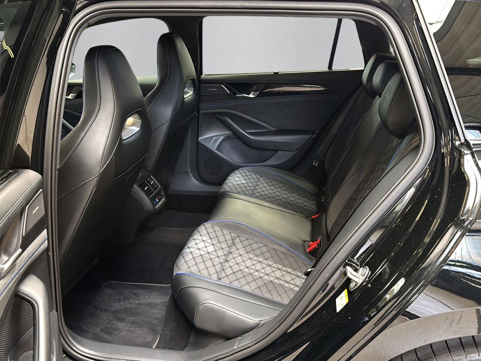 Volkswagen Passat – Bild 10