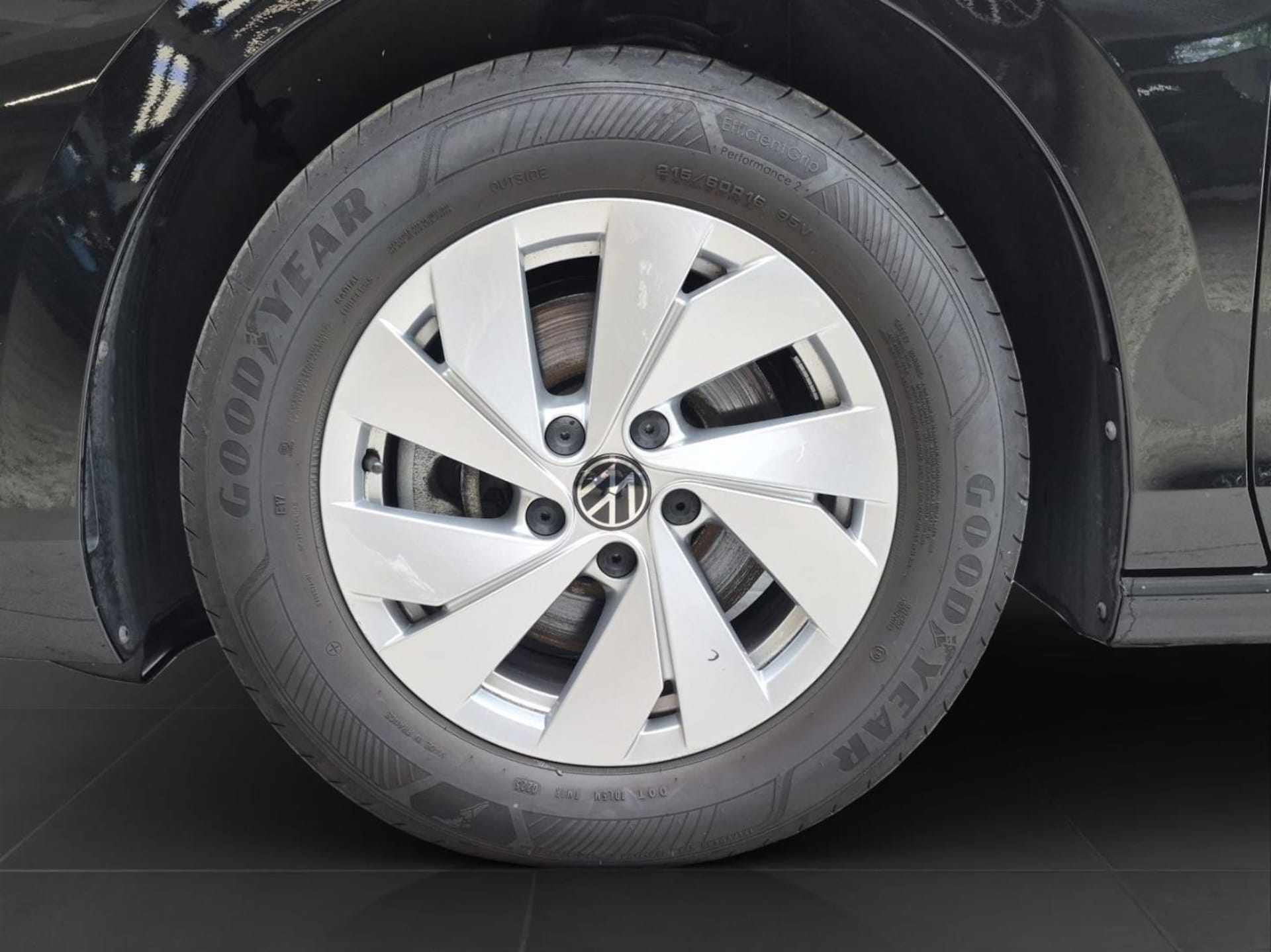 Volkswagen Passat Basis-Modell