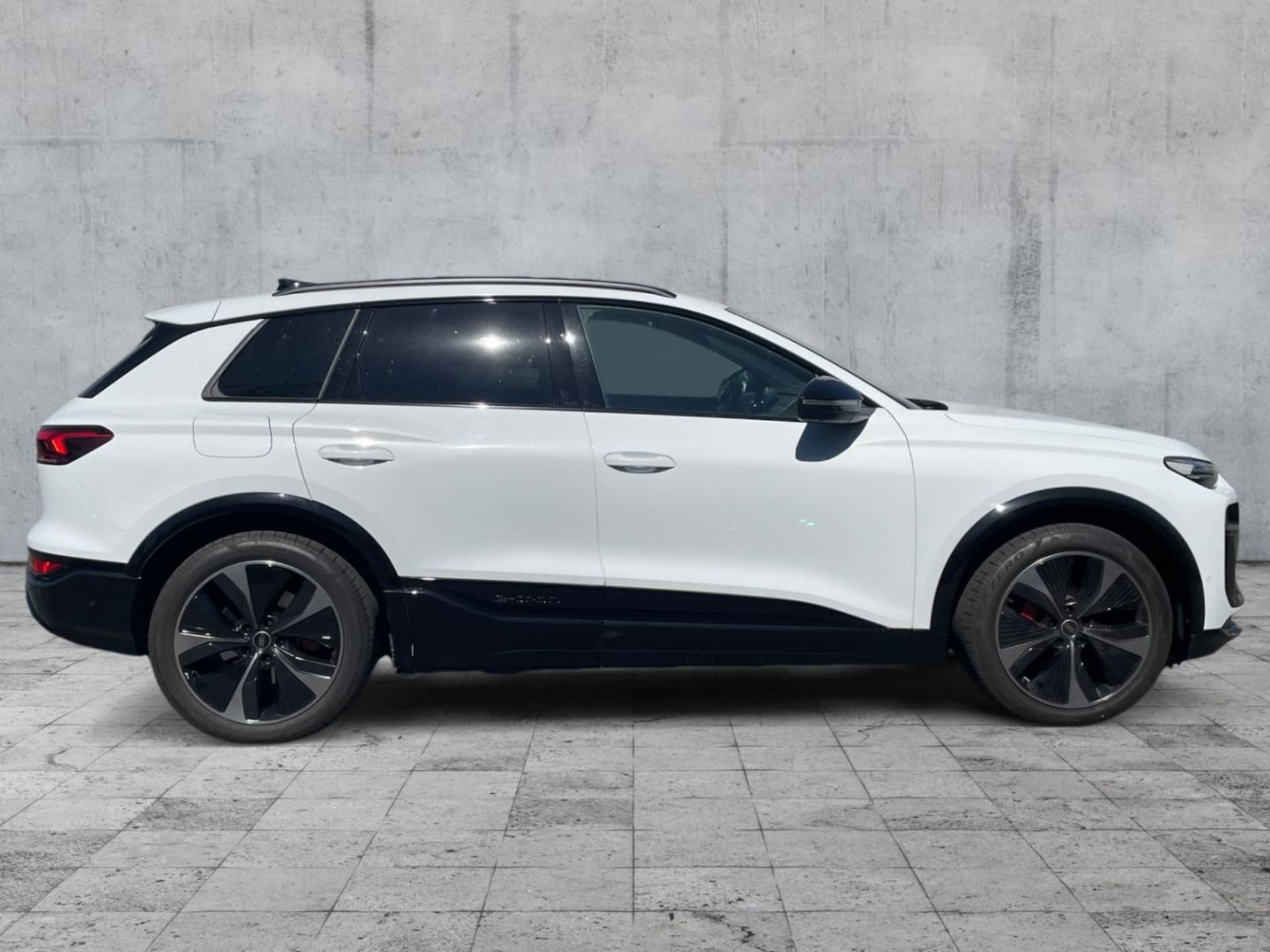Audi SQ6 SUV e-tron