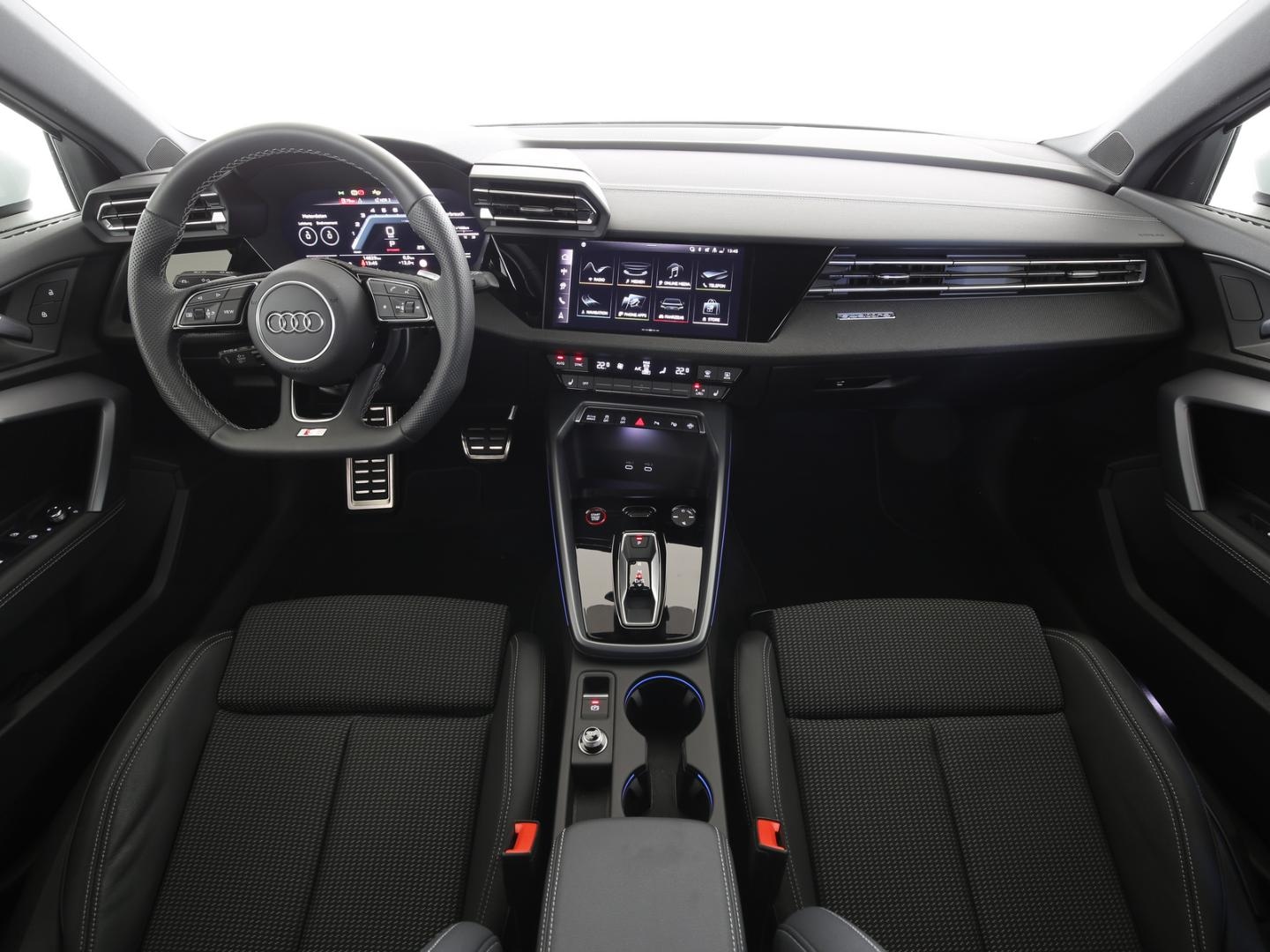 Bild über Audi S3 Sportback TFSI quattro S tronic - für weitere Informationen kontaktieren Sie den Audi Partner