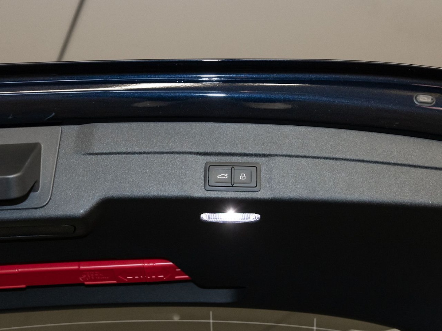 Bild über Audi A6 Avant e-hybrid e-hybrid quattro 220 kW S tronic - für weitere Informationen kontaktieren Sie den Audi Partner