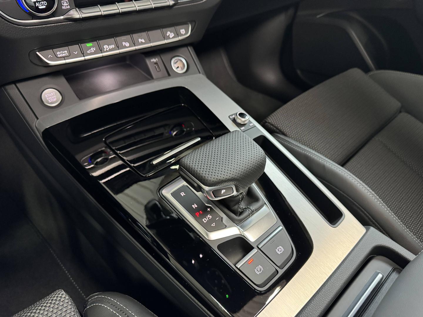 Image about Audi Q5 TFSI e S line 50 TFSI e Hybride rechargeable quattro 220 kW (299 ch) S tronic