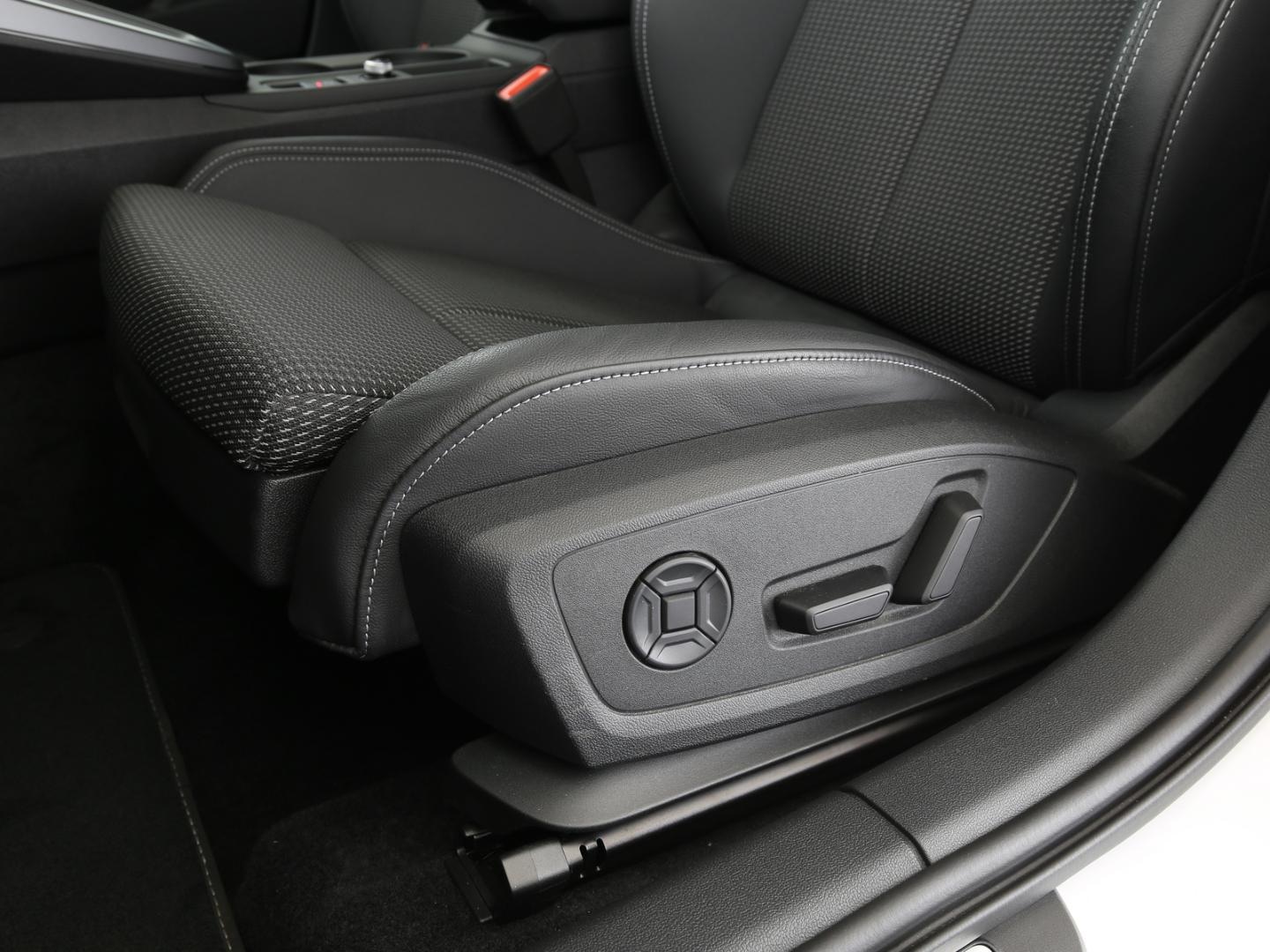 Bild über Audi S3 Sportback TFSI quattro S tronic - für weitere Informationen kontaktieren Sie den Audi Partner