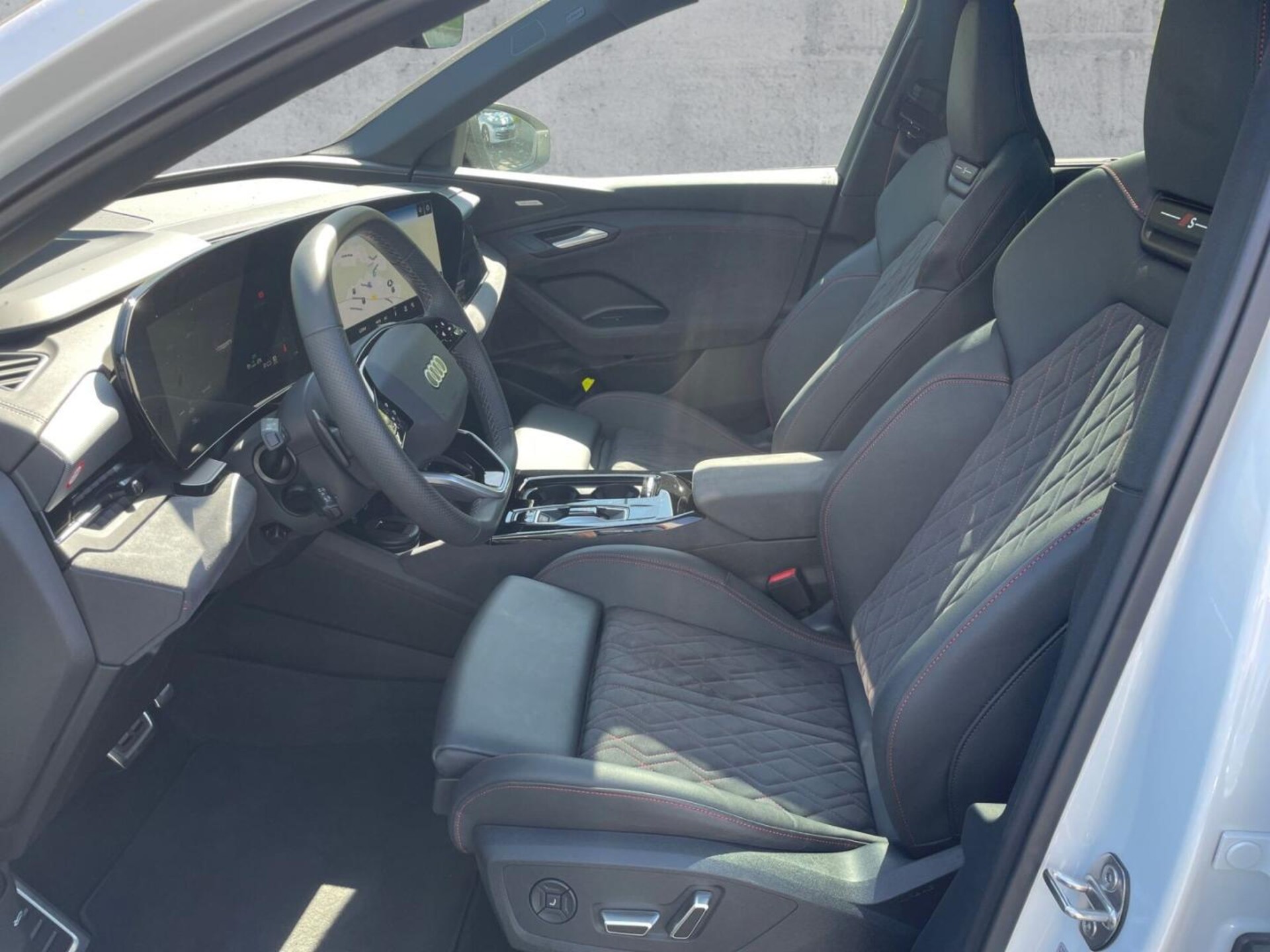 Audi SQ6 SUV e-tron