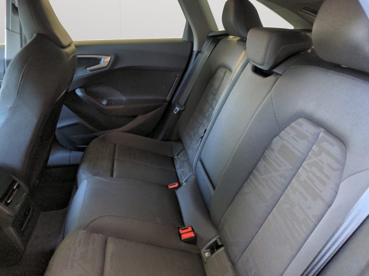 Bild über Audi A5 Avant TDI 150 kW S tronic - für weitere Informationen kontaktieren Sie den Audi Partner