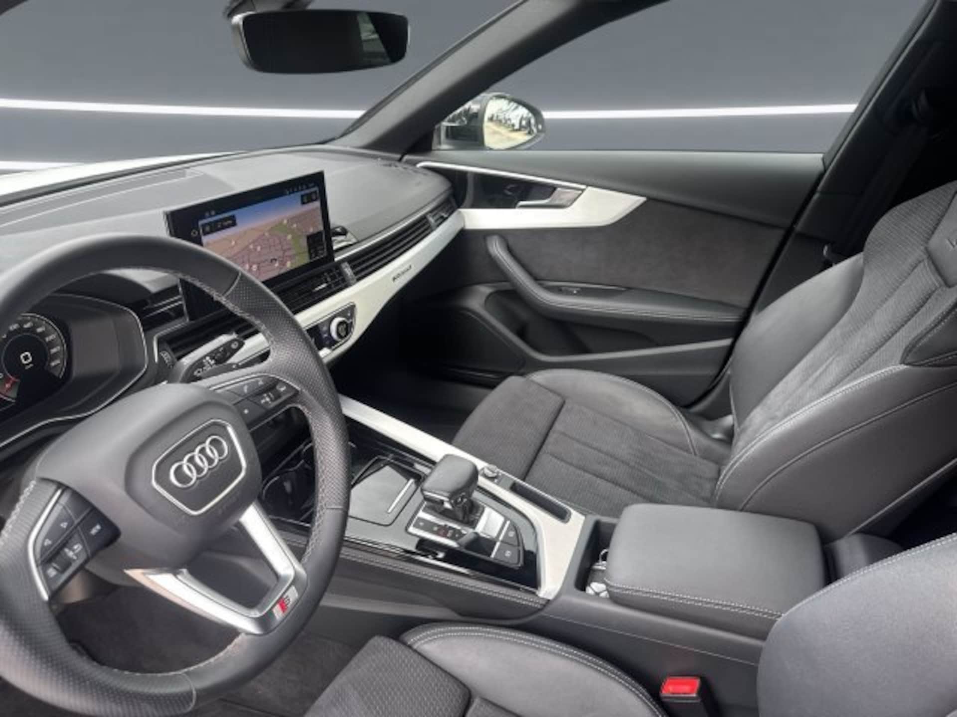 Audi A4 Avant S line