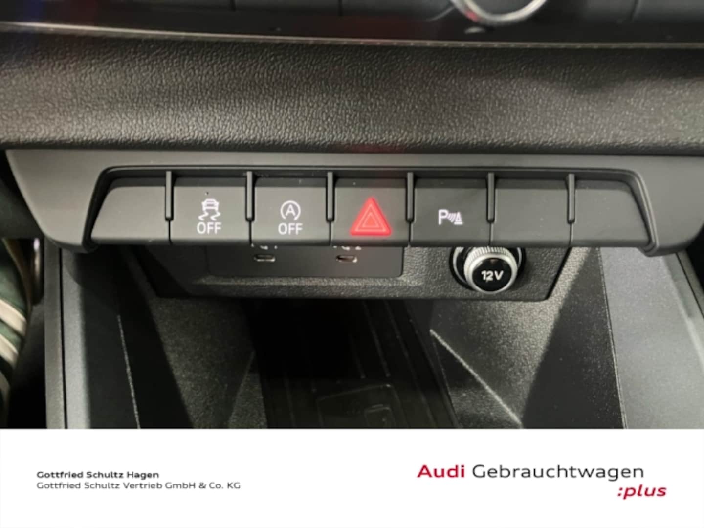 Bild über Audi A1 Sportback S line 30 TFSI S tronic - für weitere Informationen kontaktieren Sie den Audi Partner