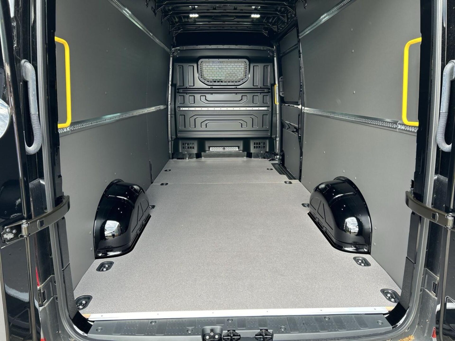 Volkswagen Crafter Kasten langer Radstand