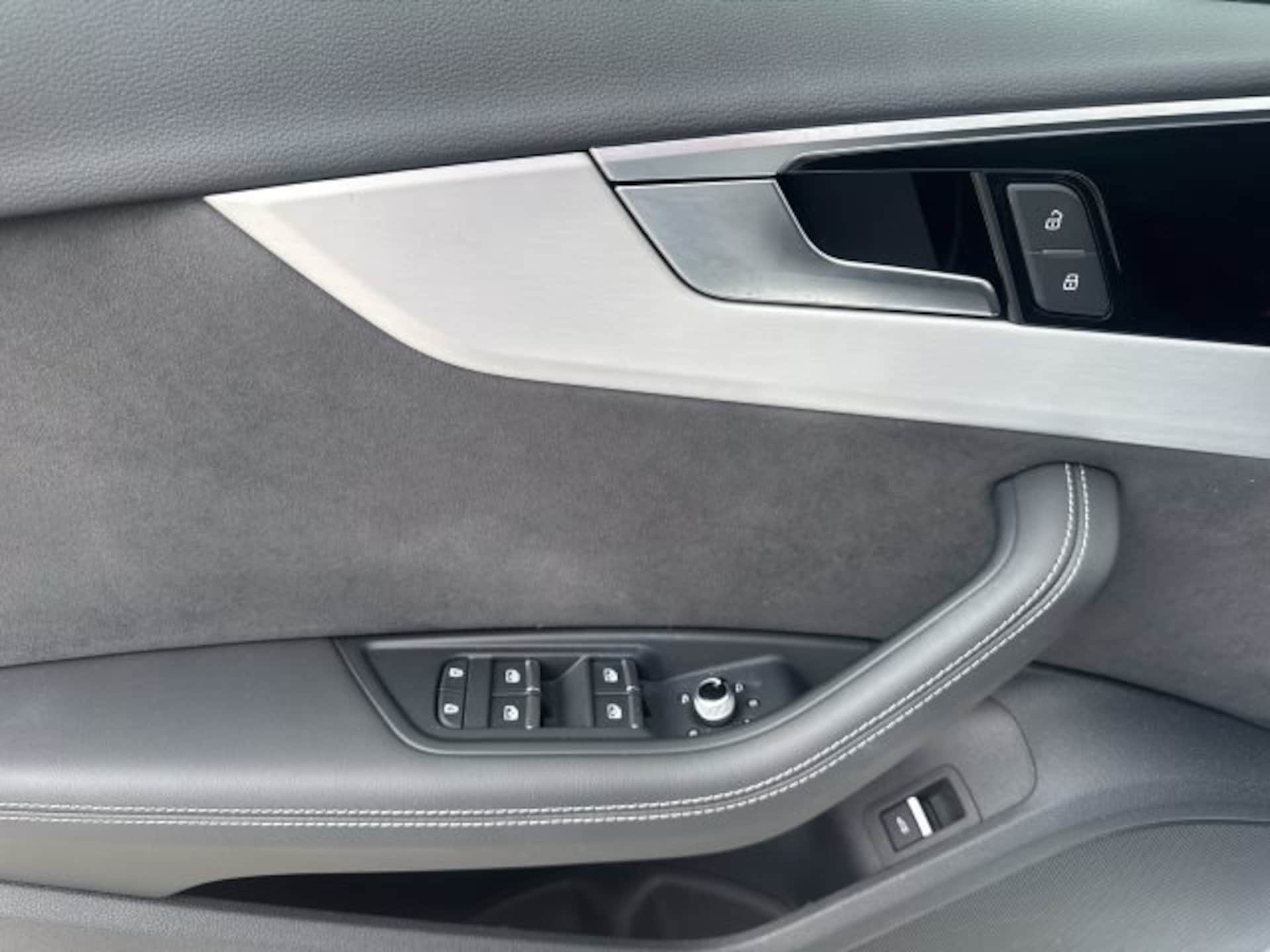 Audi A4 Avant S line