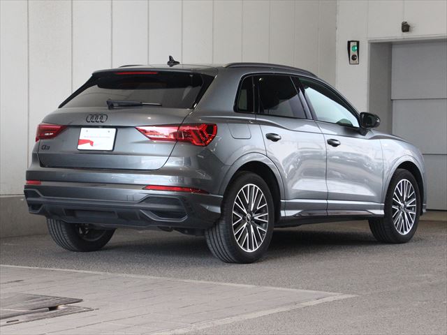 Audi Q3 35 TFSI S line 110(150) kW(PS) S tronic for more details contact your dealer
