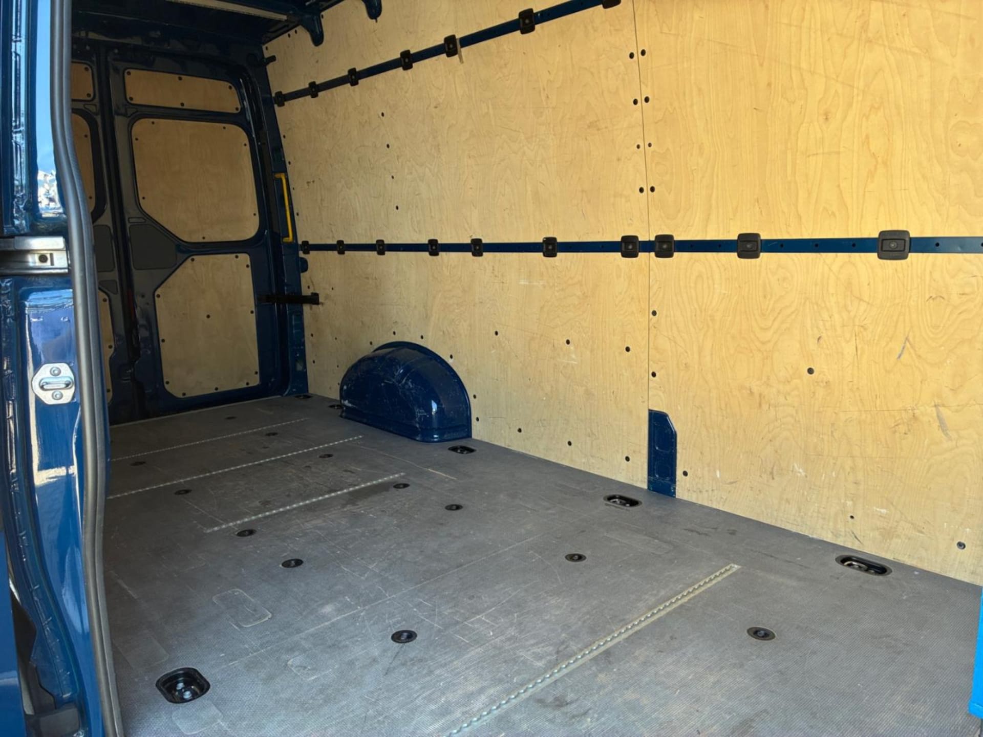 Volkswagen Crafter Kasten langer Radstand