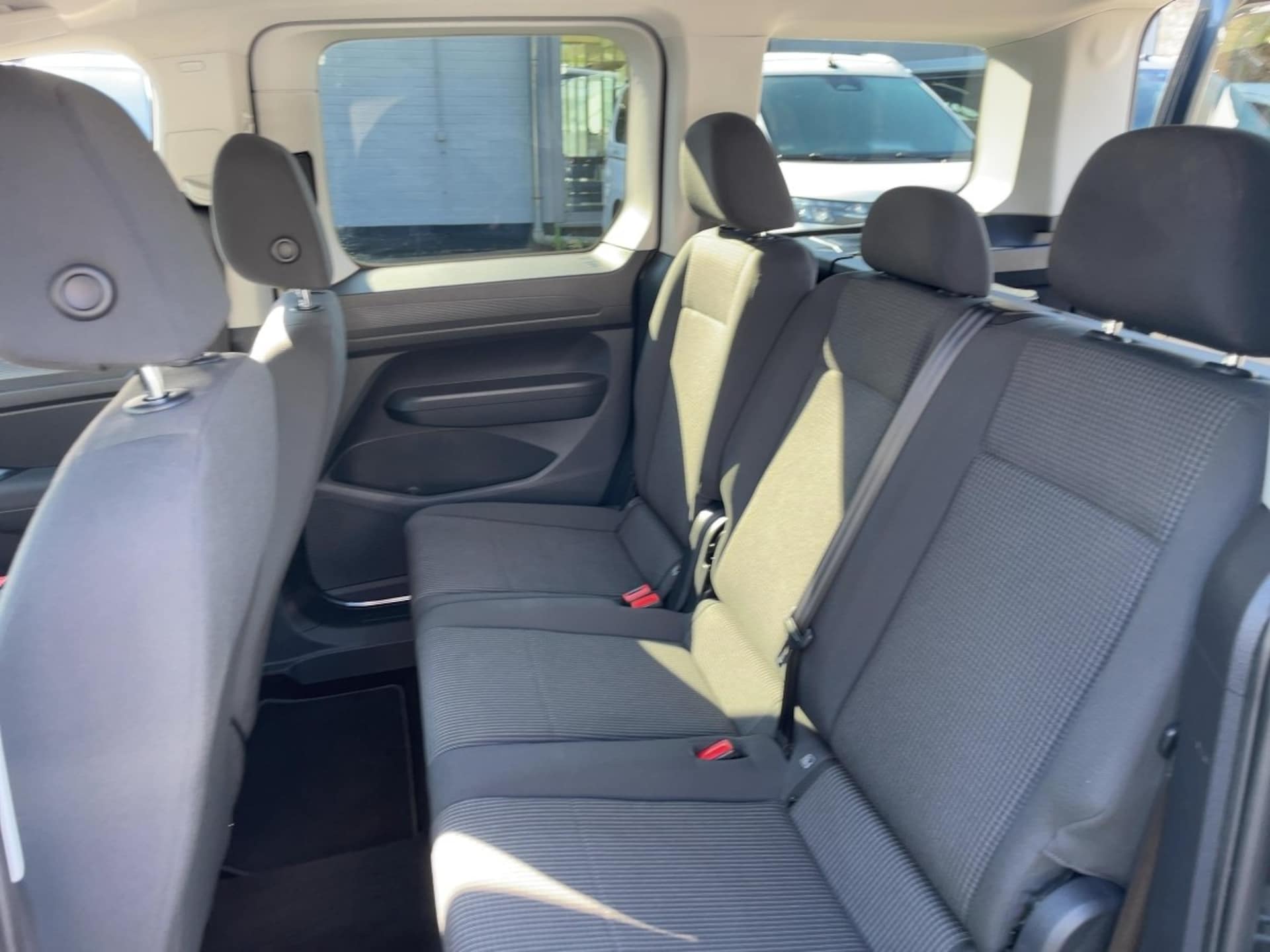 Volkswagen Caddy Basis-Modell