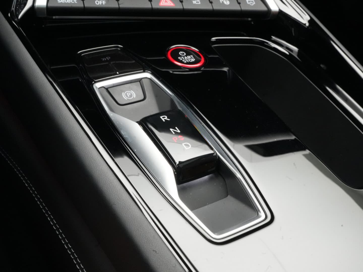 Bild über Audi e-tron GT e-tron quattro - für weitere Informationen kontaktieren Sie den Audi Partner