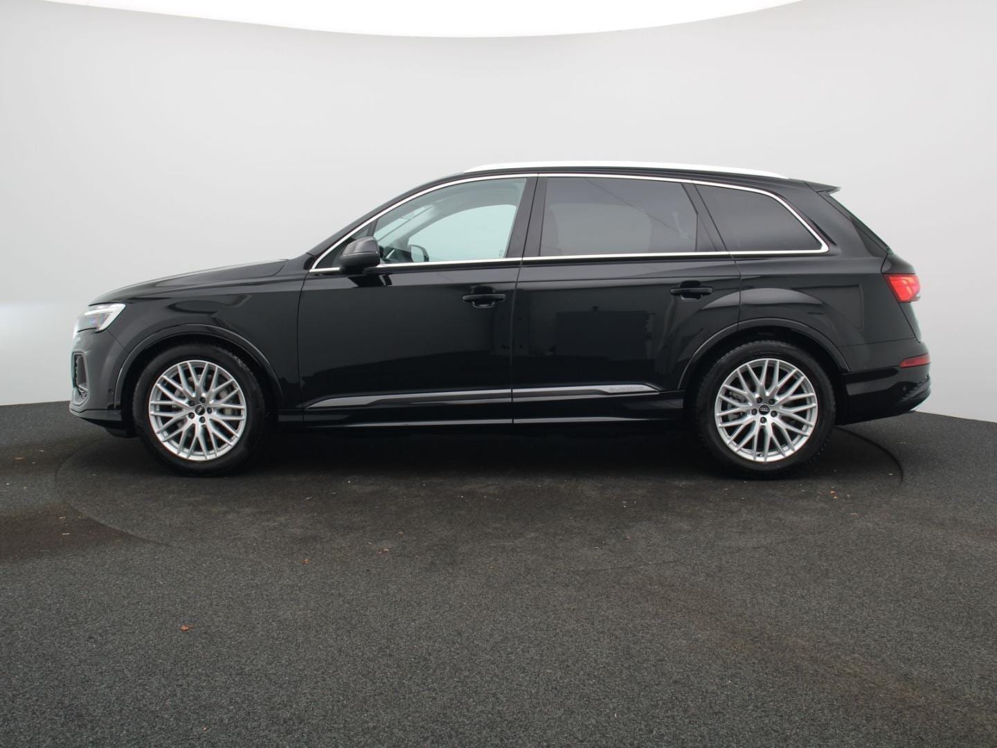 Image about Audi Q7 SUV S line 45 TDI quattro tiptronic