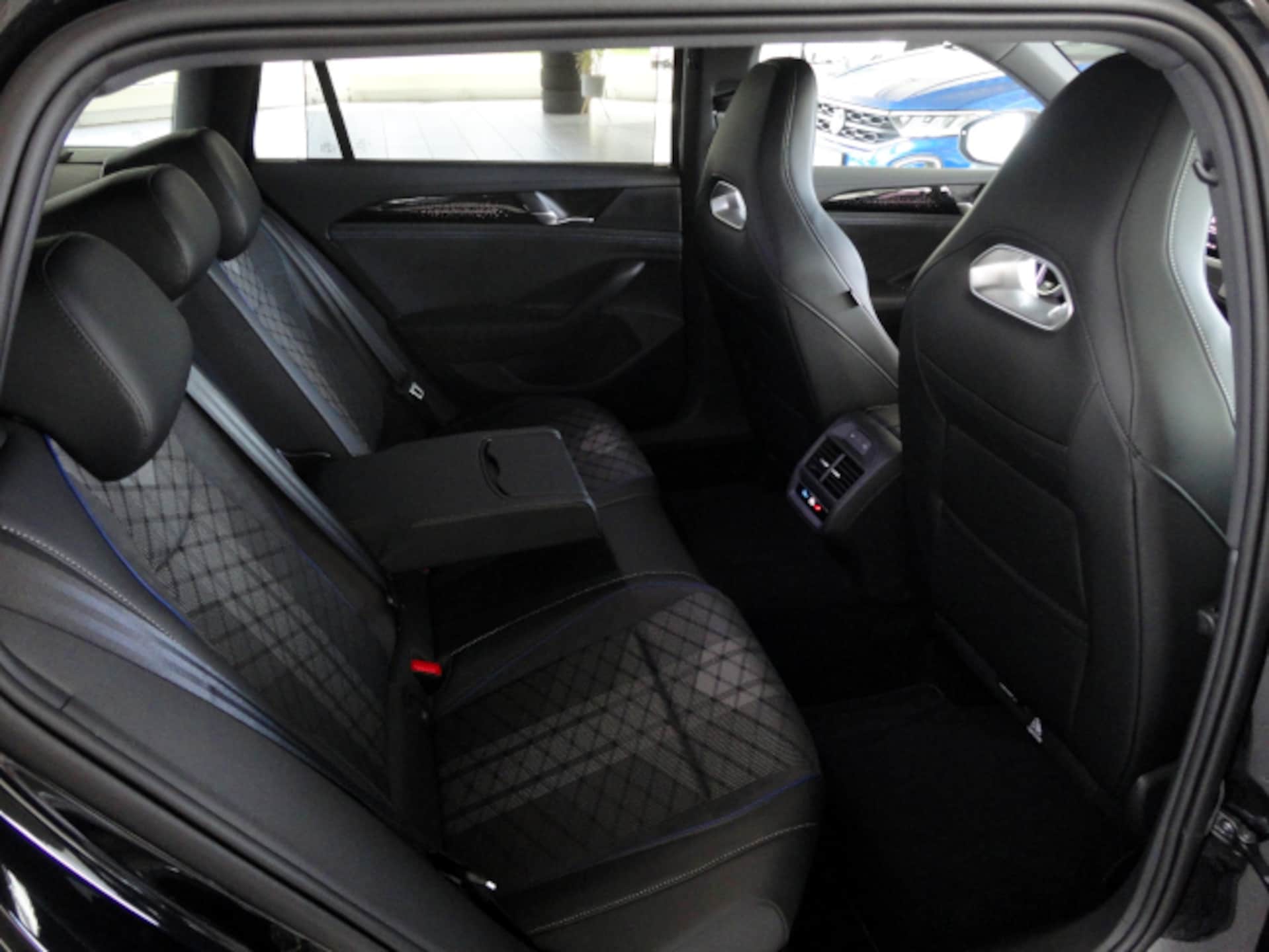 Volkswagen Passat Variant R-Line Edition
