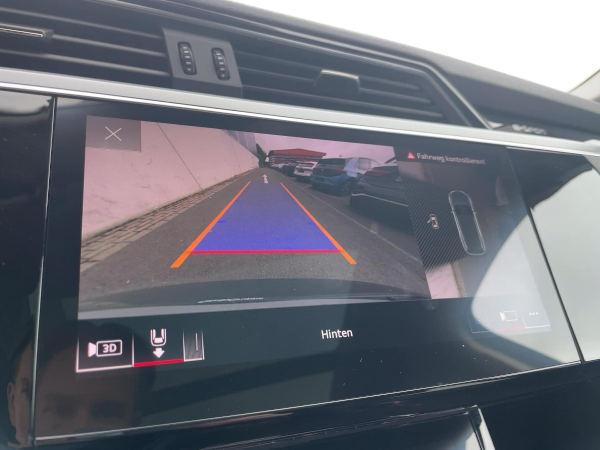 Audi e-tron S line