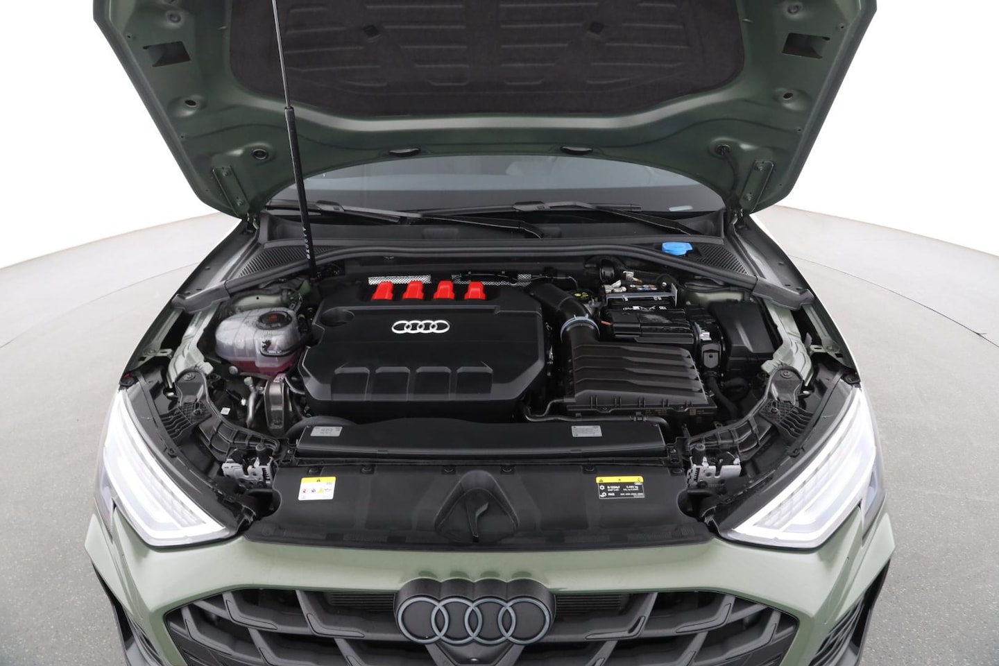 Bild über Audi S3 Sportback TFSI quattro S tronic - für weitere Informationen kontaktieren Sie den Audi Partner