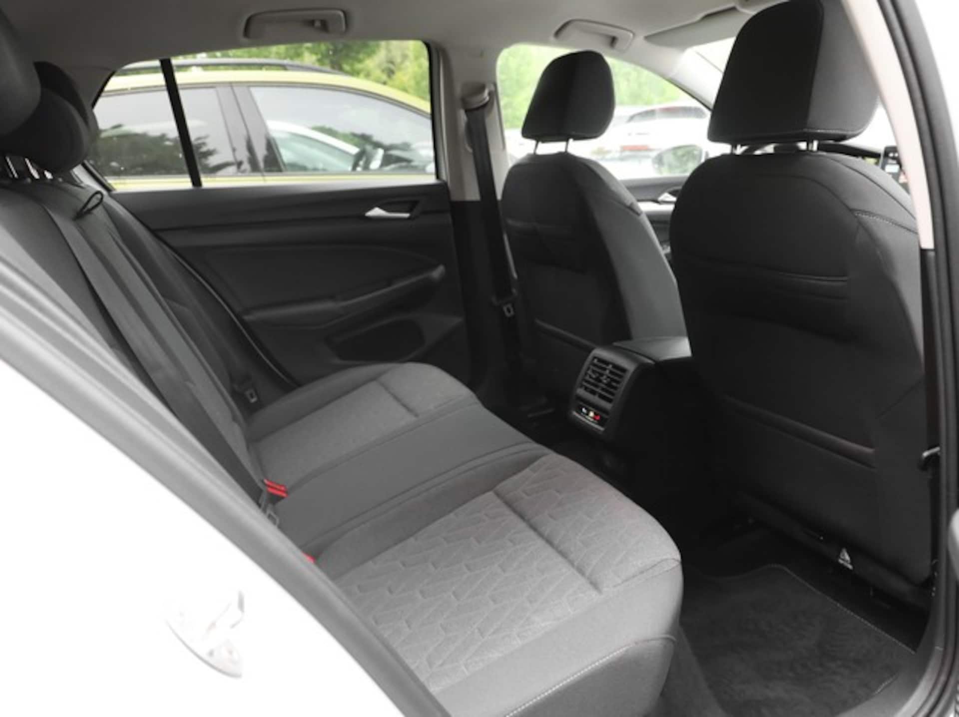 Volkswagen Golf Life