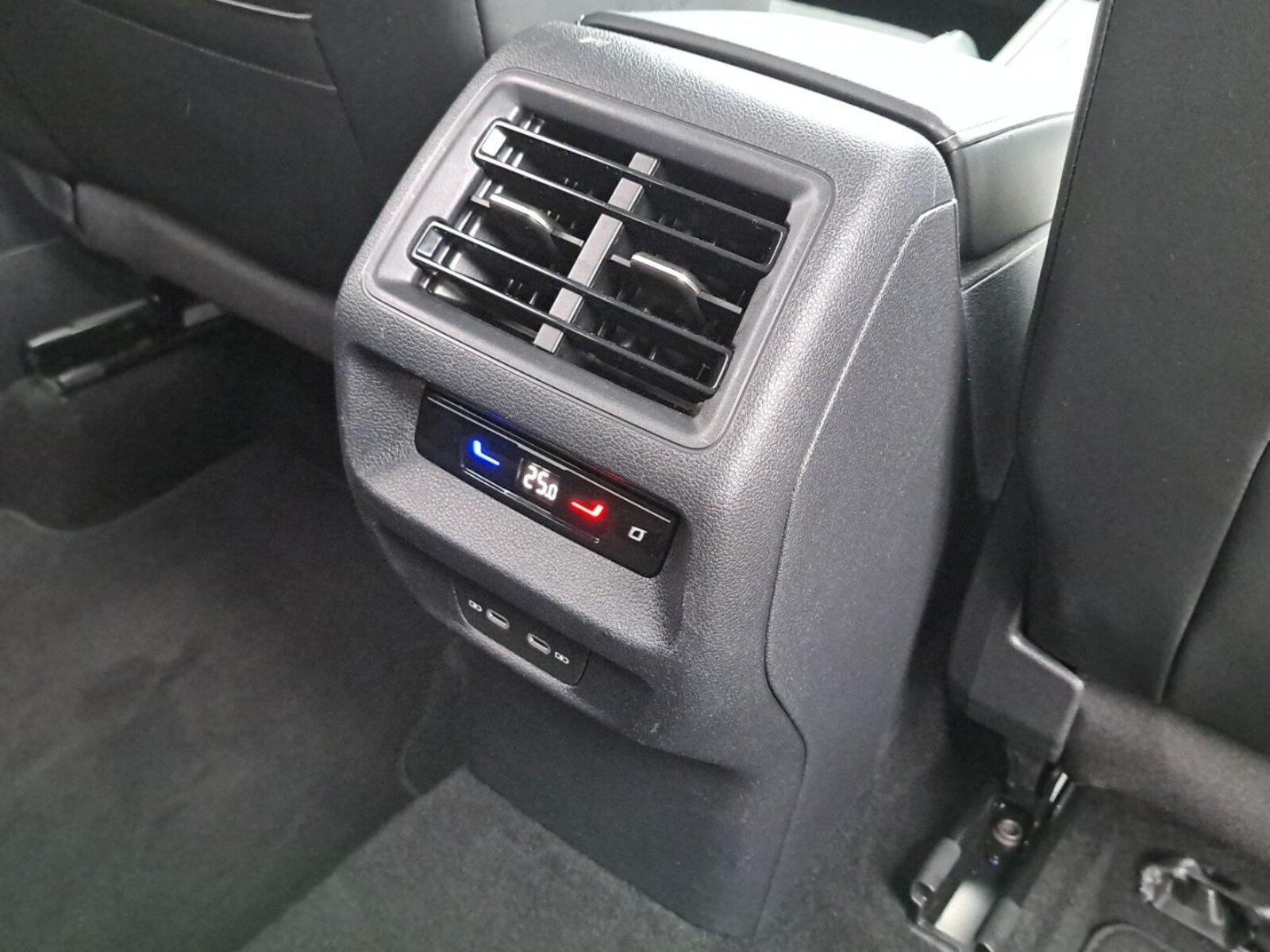 Volkswagen Tiguan – Bild 17