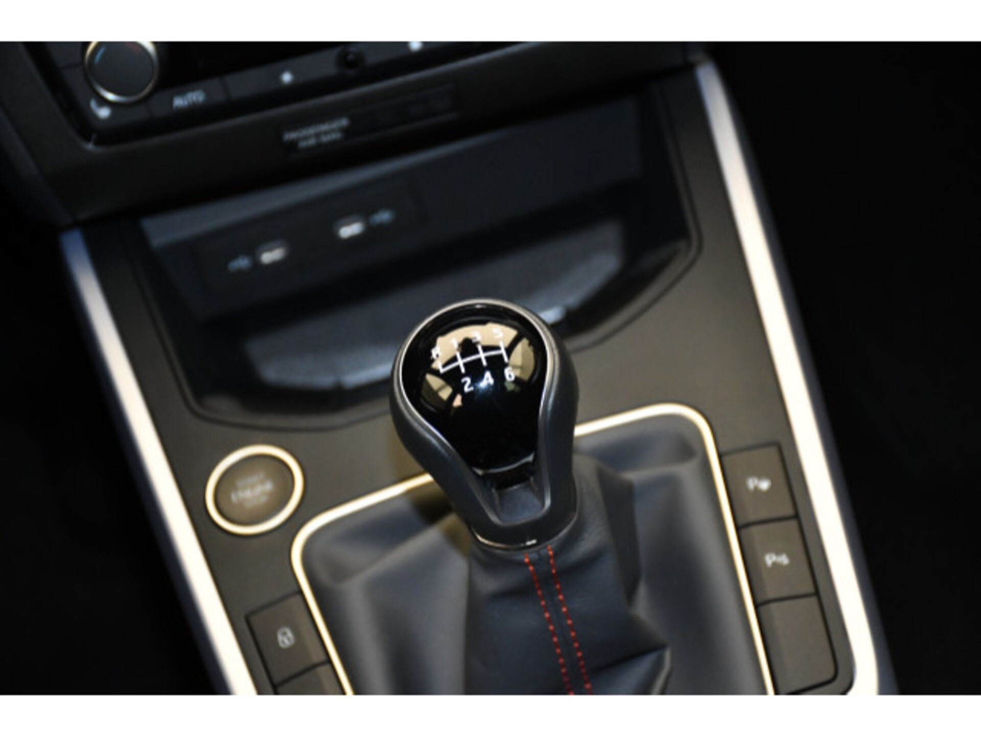 SEAT Arona FR