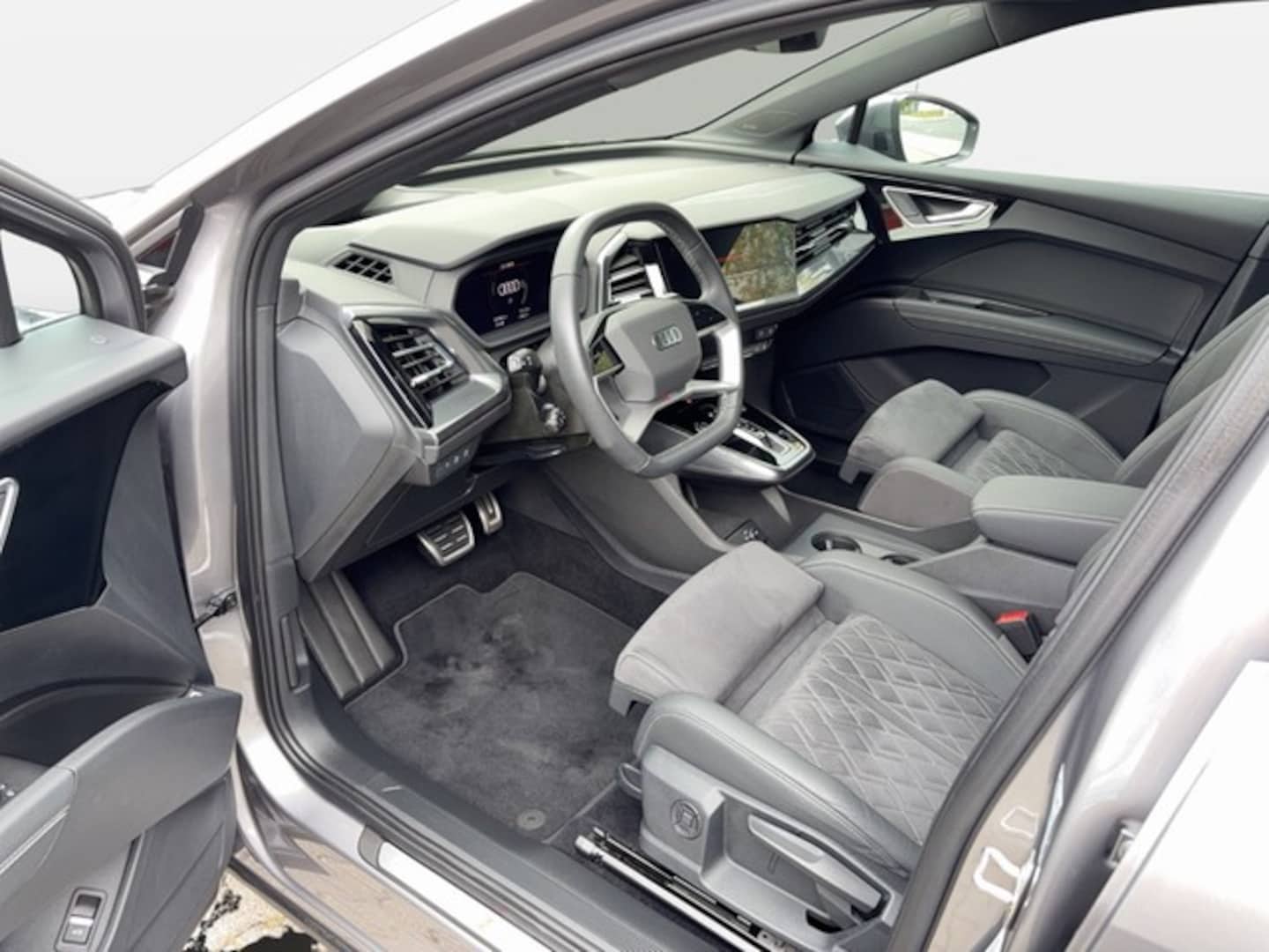 Bild über Audi Q4 Sportback e-tron 50 e-tron quattro - für weitere Informationen kontaktieren Sie den Audi Partner