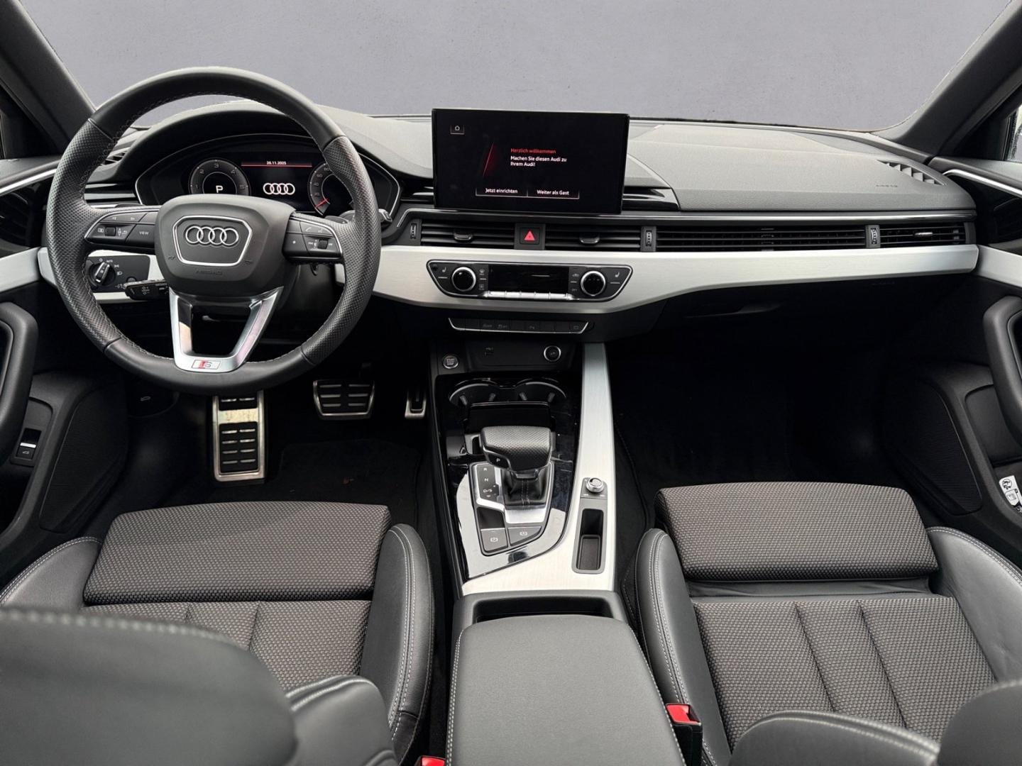 Bild über Audi A4 Avant S line 35 TDI S tronic - für weitere Informationen kontaktieren Sie den Audi Partner