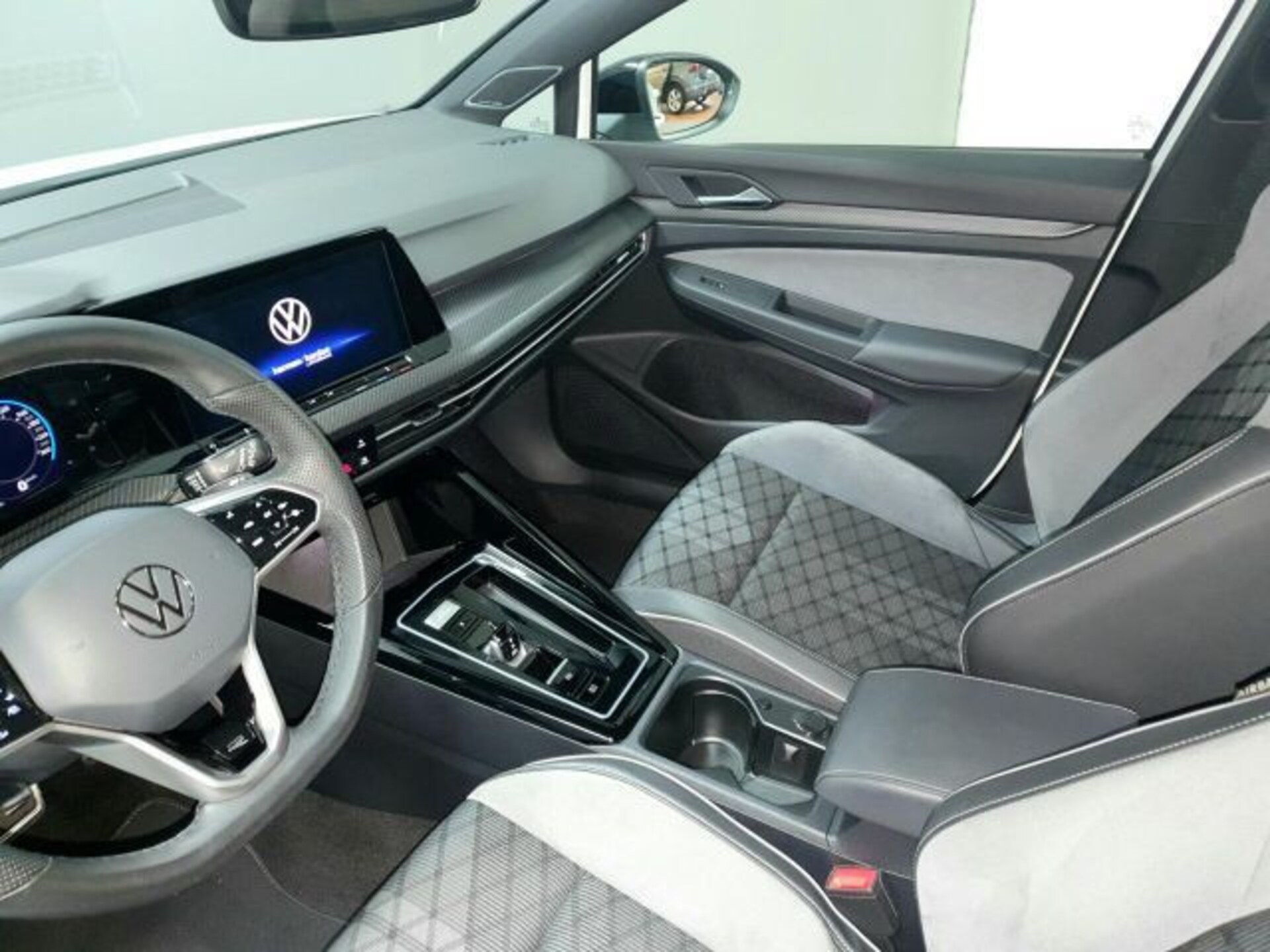 Volkswagen Golf R-Line