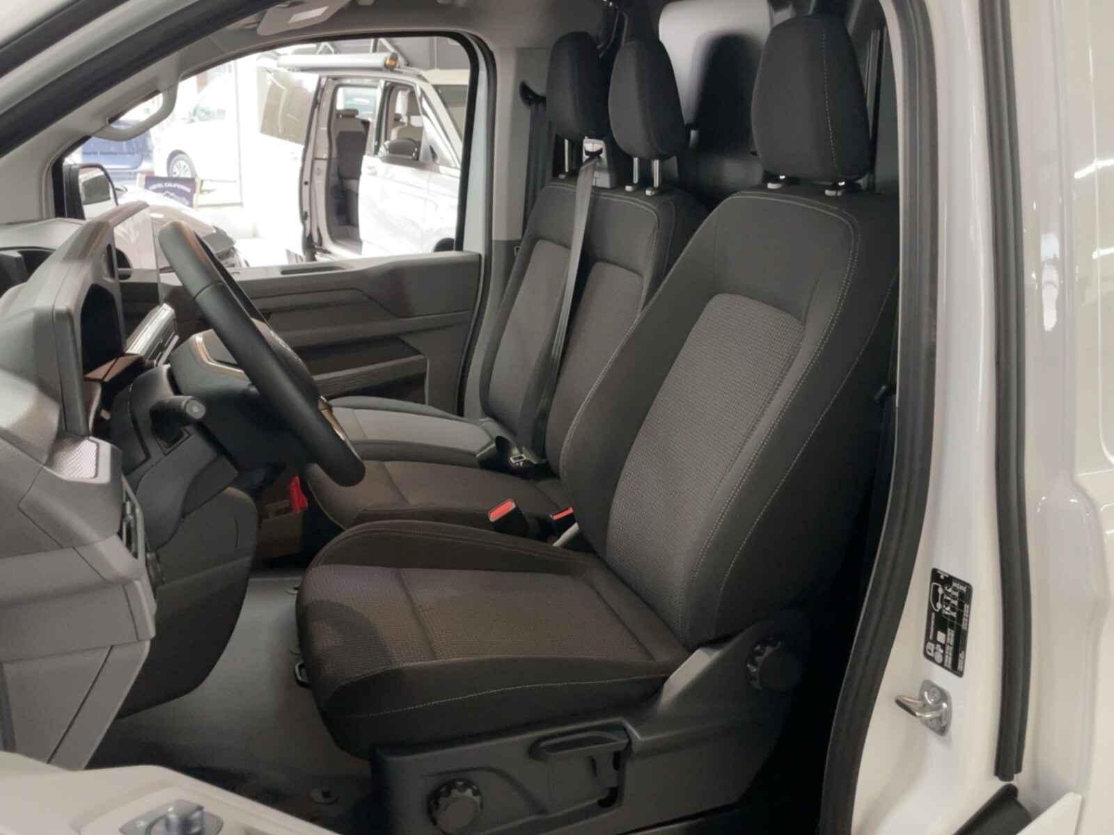 Volkswagen Transporter Kasten kurzer Radstand – Bild 7