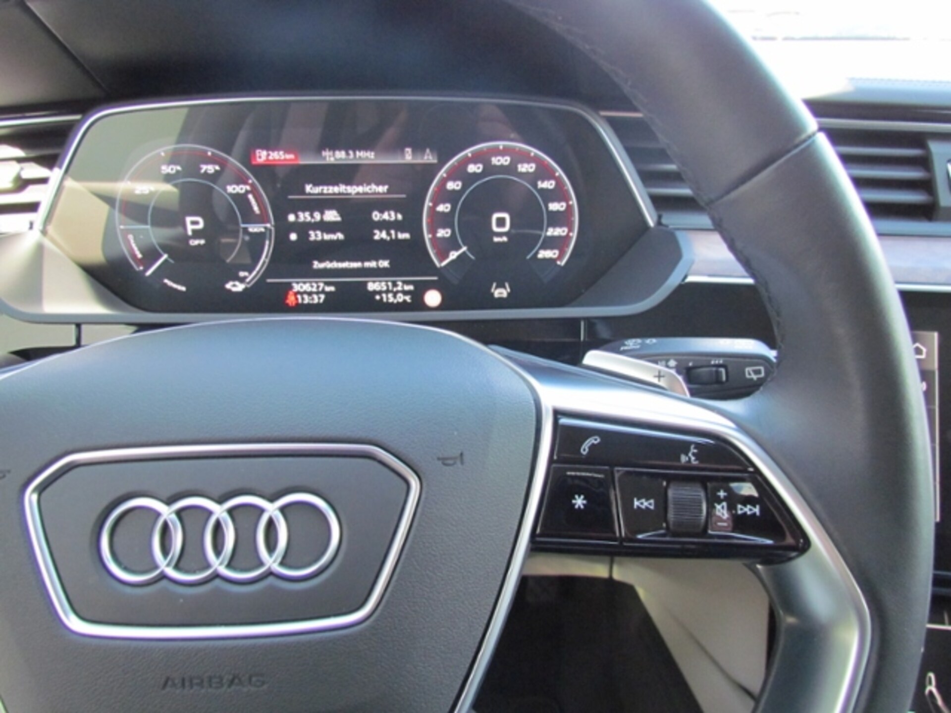 Audi e-tron advanced