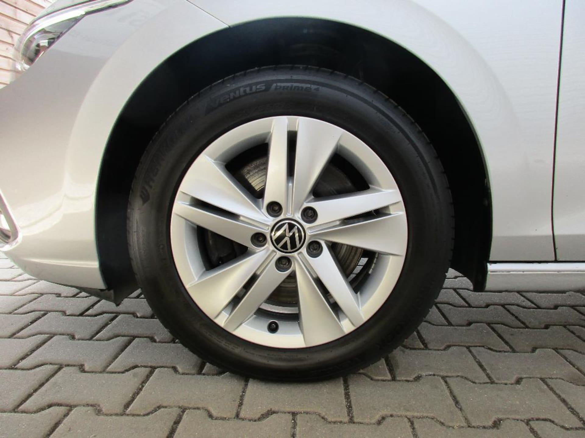 Volkswagen Golf Variant Life
