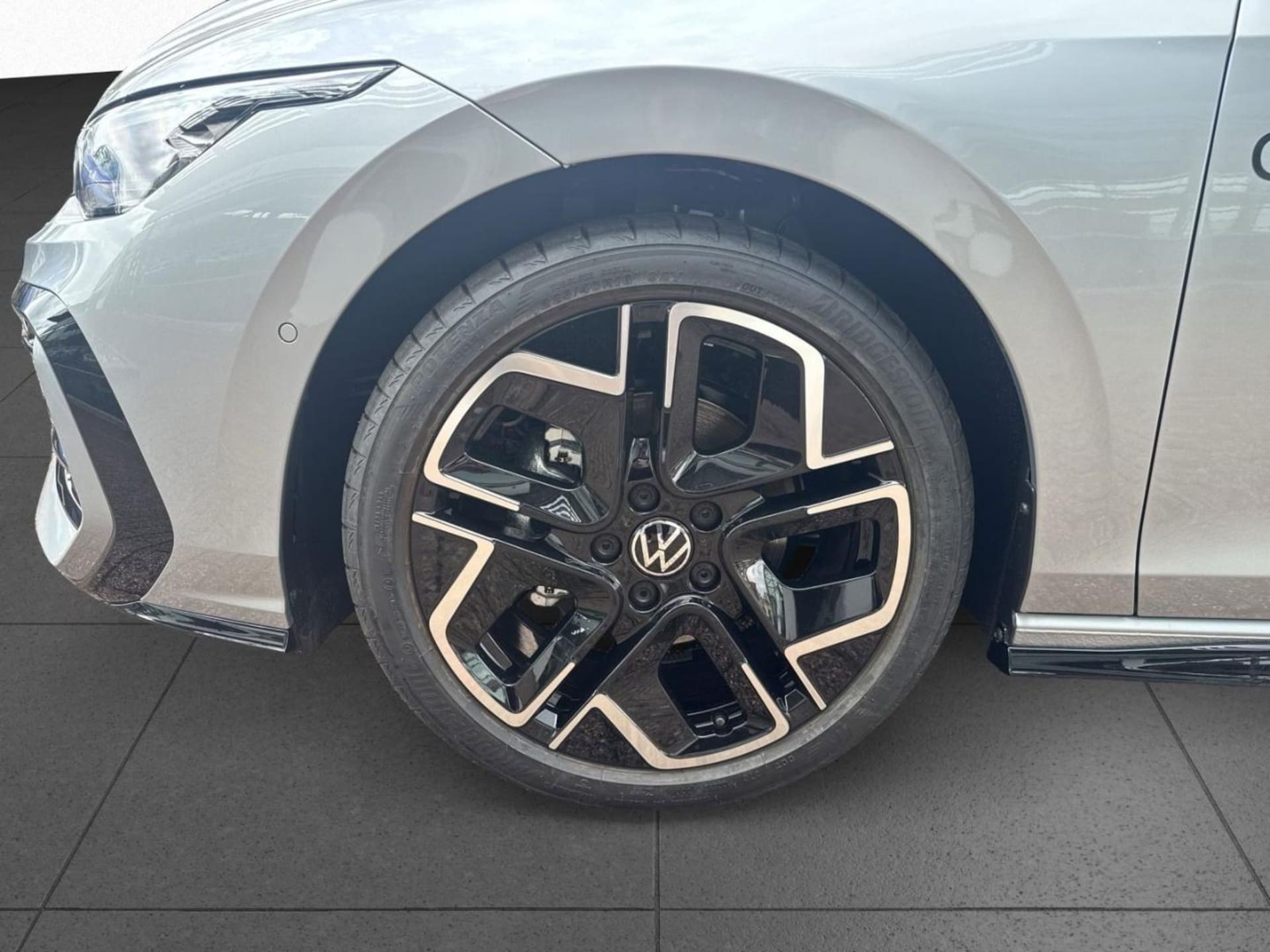 Volkswagen Golf R-Line