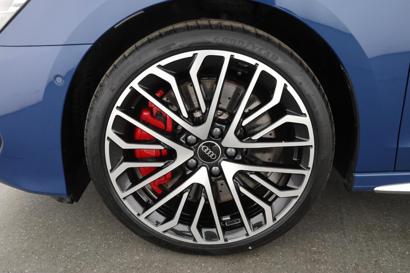 Bild über Audi S3 Sportback TFSI quattro S tronic - für weitere Informationen kontaktieren Sie den Audi Partner