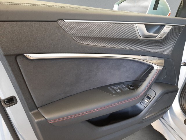 Image about Audi RS 6 Avant performance quattro tiptronic