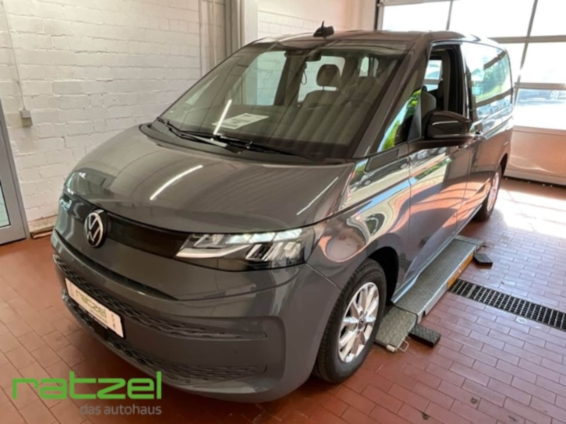 Volkswagen Multivan Basis-Modell