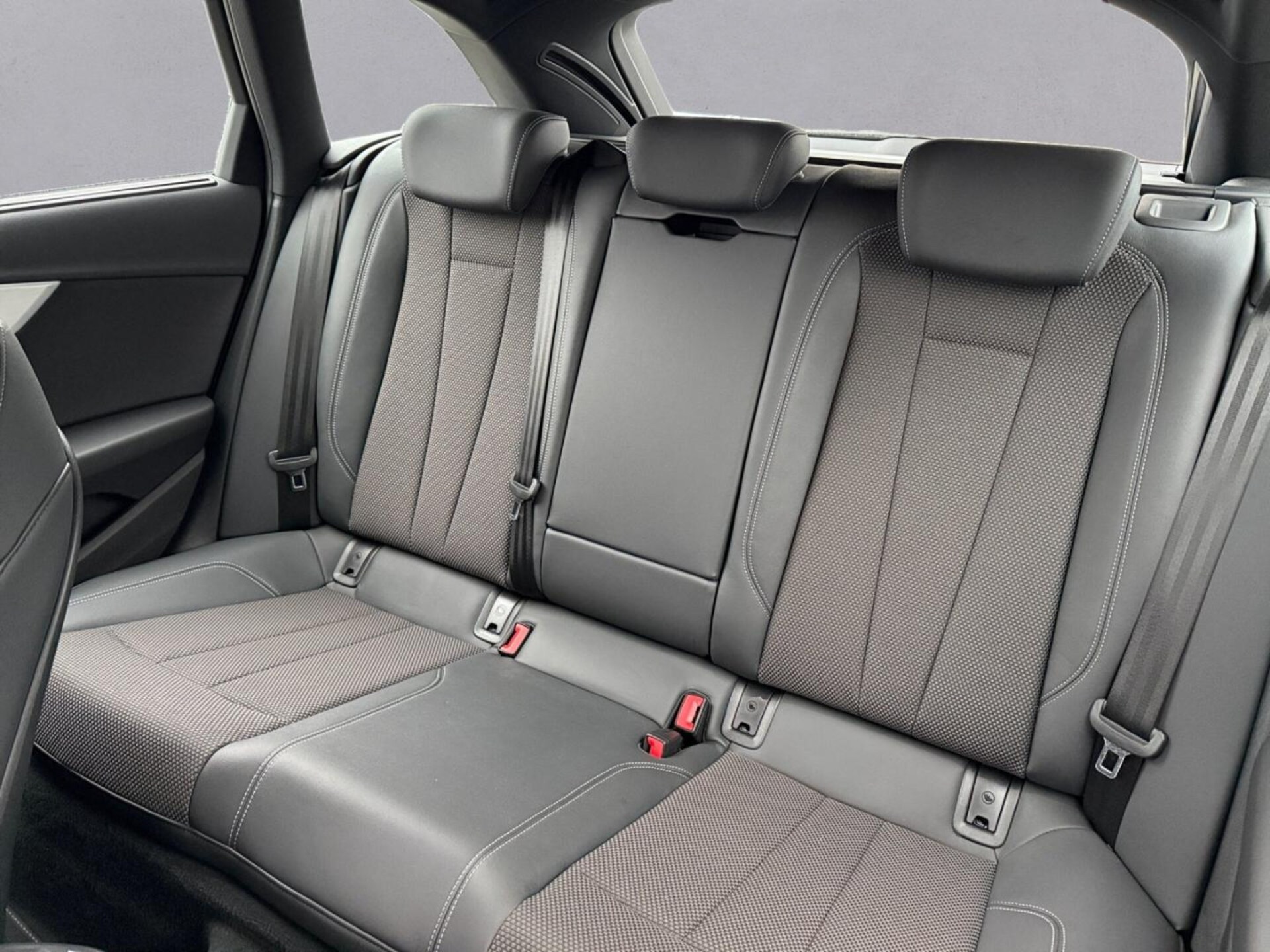 Audi A4 Avant S line