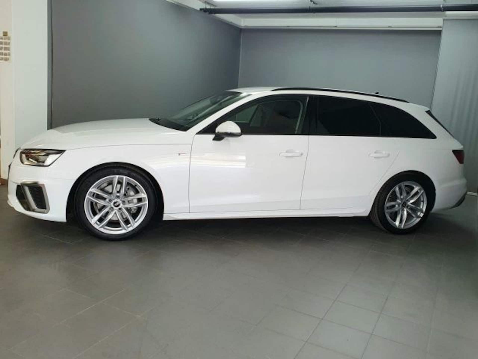 Audi A4 Avant S line