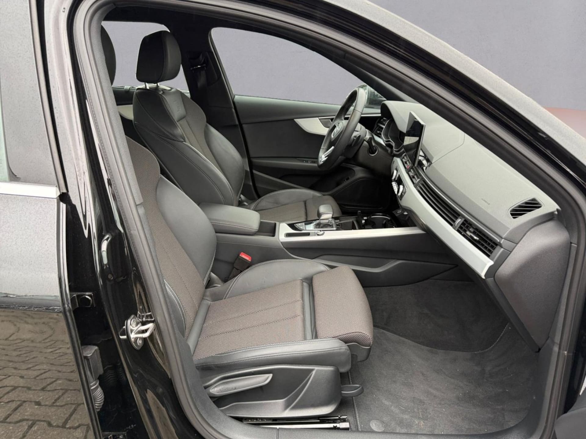 Audi A4 Avant S line