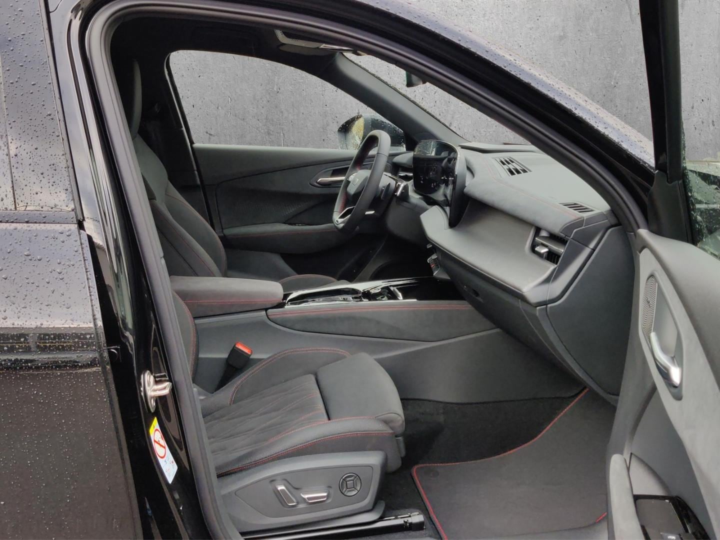 Bild über Audi Q3 SUV TFSI quattro 195 kW S tronic - für weitere Informationen kontaktieren Sie den Audi Partner