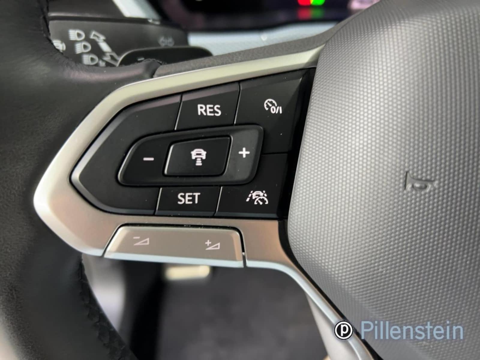 Volkswagen Touran – Bild 8
