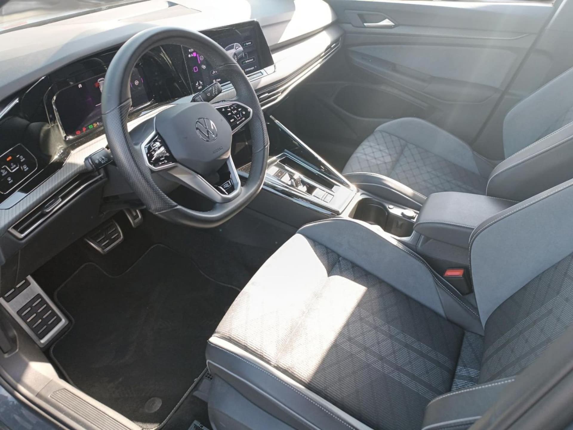 Volkswagen Golf R-Line