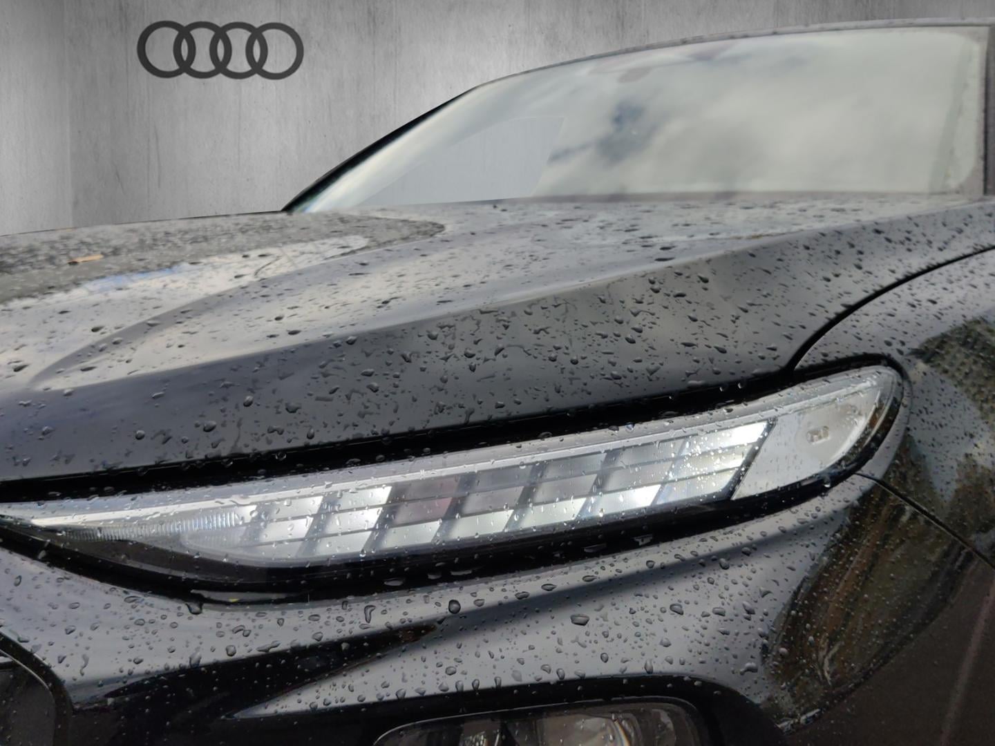 Bild über Audi Q3 SUV TFSI quattro 195 kW S tronic - für weitere Informationen kontaktieren Sie den Audi Partner