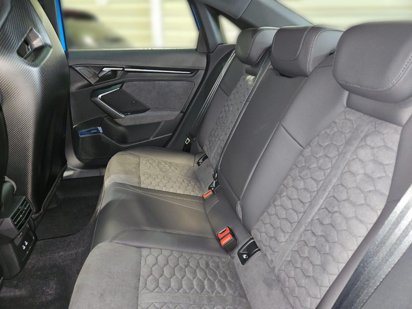 Bild über Audi RS 3 Limousine TFSI quattro 294 kW S tronic - für weitere Informationen kontaktieren Sie den Audi Partner