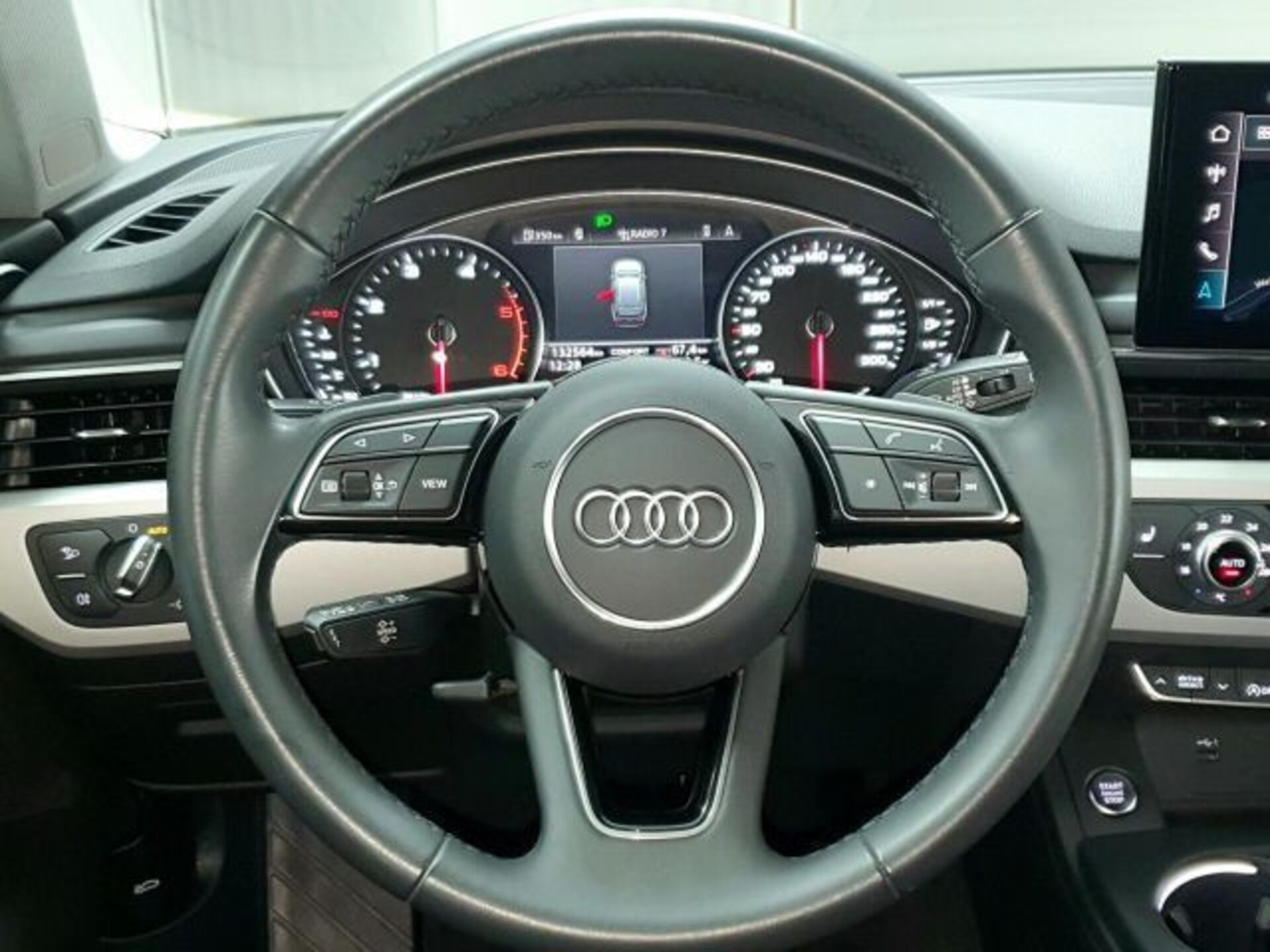 Audi A4 Avant S line