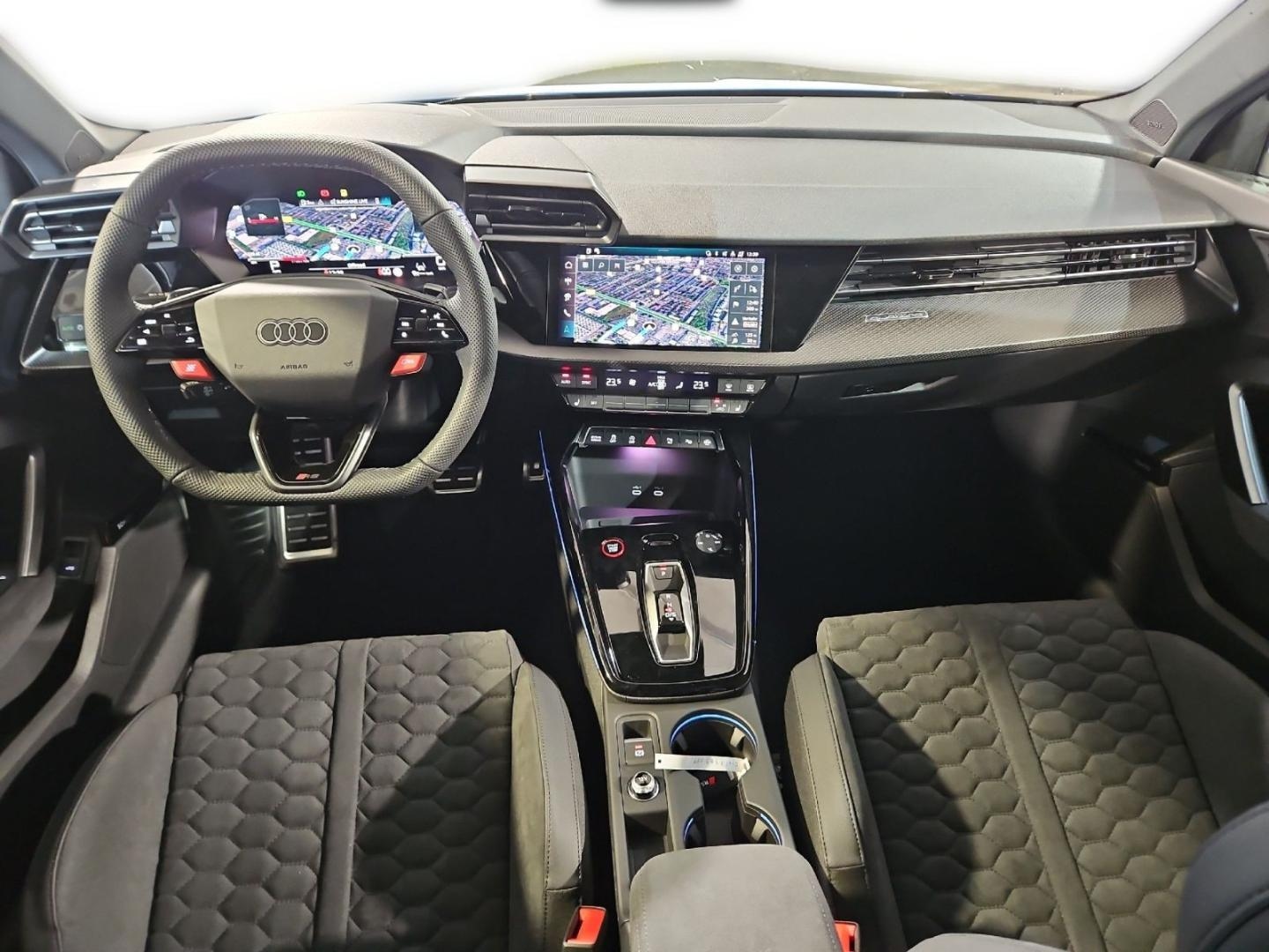 Bild über Audi RS 3 Limousine TFSI quattro 294 kW S tronic - für weitere Informationen kontaktieren Sie den Audi Partner