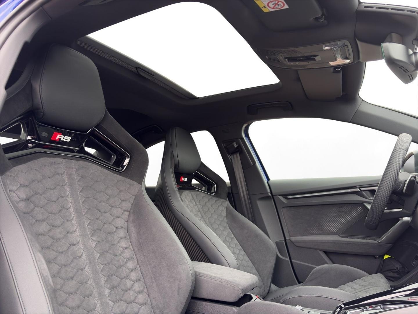 Bild über Audi RS 3 Limousine TFSI quattro 294 kW S tronic - für weitere Informationen kontaktieren Sie den Audi Partner