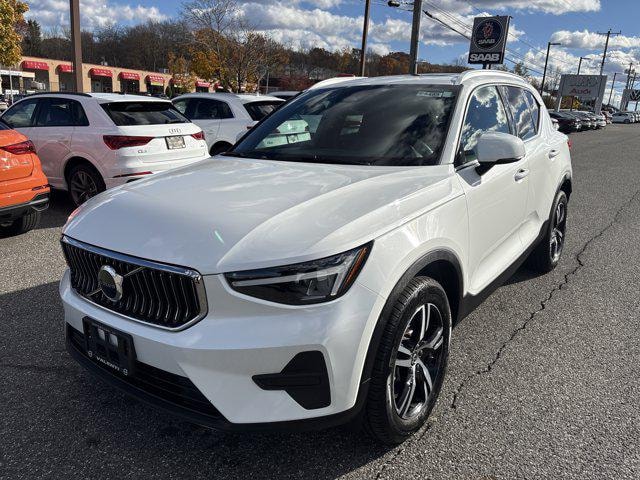 2025 Volvo XC40