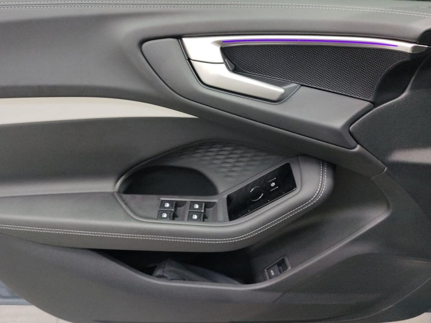 Bild über Audi A5 Avant TDI quattro 150 kW S tronic - für weitere Informationen kontaktieren Sie den Audi Partner